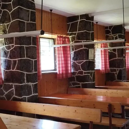 Refugio De Montana Ama Torrecerredo San Isidro (Leon)