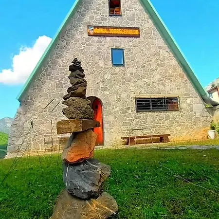 Refugio De Montana Ama Torrecerredo Hostel