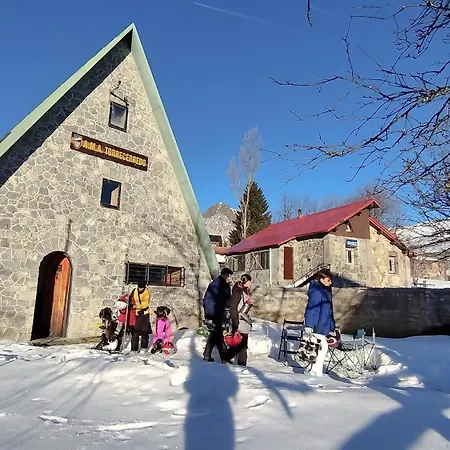 Refugio De Montana Ama Torrecerredo Hostal San Isidro (Leon)