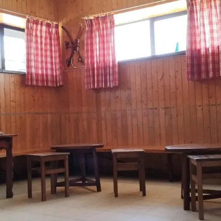Refugio De Montana Ama Torrecerredo * San Isidro (Leon)